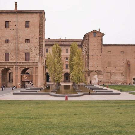 Ferienwohnung Luxury 4 Al Duomo Di Parma Exterior foto